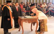 KETUA MAHKAMAH AGUNG MELANTIK DEPUTI GUBERNUR BANK INDONESIA