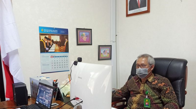 Ketua Pengadilan Tinggi Gorontalo Menghadiri Rapat Virtual Forkopimda tentang Penanganan Covid 19