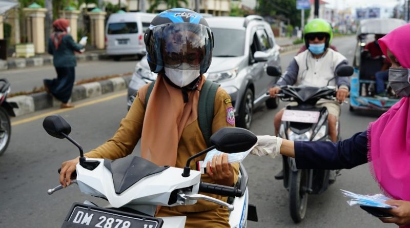 Taati Protokol Kesehatan, Pengadilan Tinggi Gorontalo Bagi Masker