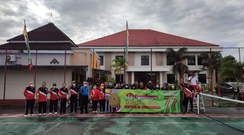 Ketua Pengadilan Tinggi Gorontalo Membuka Secara Simbolis Rangkaian Kegiatan Untuk Memperingati HUT Republik Indonesia dan HUT Mahkamah Agung RI Ke 77