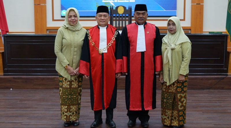 Ketua Pengadilan Tinggi Gorontalo Melantik dan Mengambil Sumpah Hakim Tinggi Pengadilan Tinggi Gorontalo