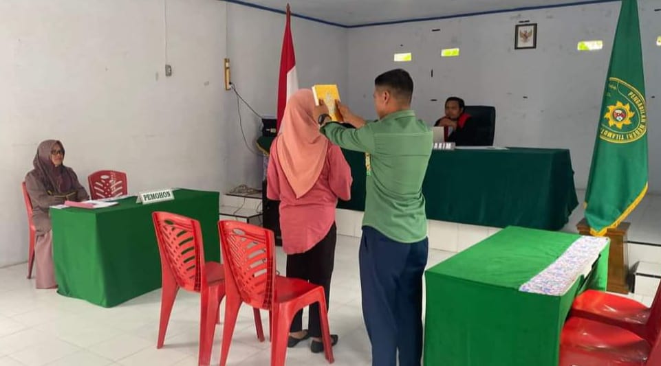 Sidang Keliling PN Tilamuta di Kantor Desa Modelomo