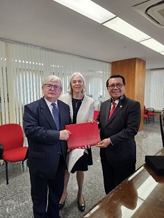 MAHKAMAH AGUNG RI MENANDATANGANI NOTA KESEPAHAMAN DENGAN NATIONAL HIGH COURT OF BRAZIL MAHKAMAH AGUNG RI MENANDATANGANI NOTA KESEPAHAMAN DENGAN NATIONAL HIGH COURT OF BRAZIL