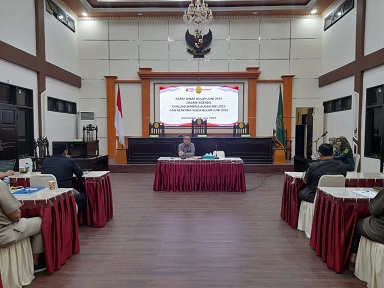 Ketua Pengadilan Tinggi Gorontalo Pimpin Rapat Evaluasi Kinerja Dan Rencana Kerja Bulanan