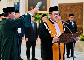 DWIARSO UCAP SUMBAH JABATAN SEBAGAI WAKIL KETUA MA BIDANG NON YUDISIAL DI ISTANA NEGARA