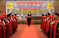 KETUA MAHKAMAH AGUNG PIMPIN WISUDA PURNABAKTI KETUA PENGADILAN TINGGI PADANG