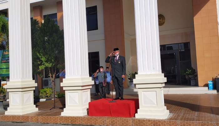 Ketua Pengadilan Tinggi Gorontalo Pembina Upacara Peringatan Hari Ulang Tahun Proklamasi Republik Indonesia Ke 75 di Pengadilan Tinggi Gorontalo.