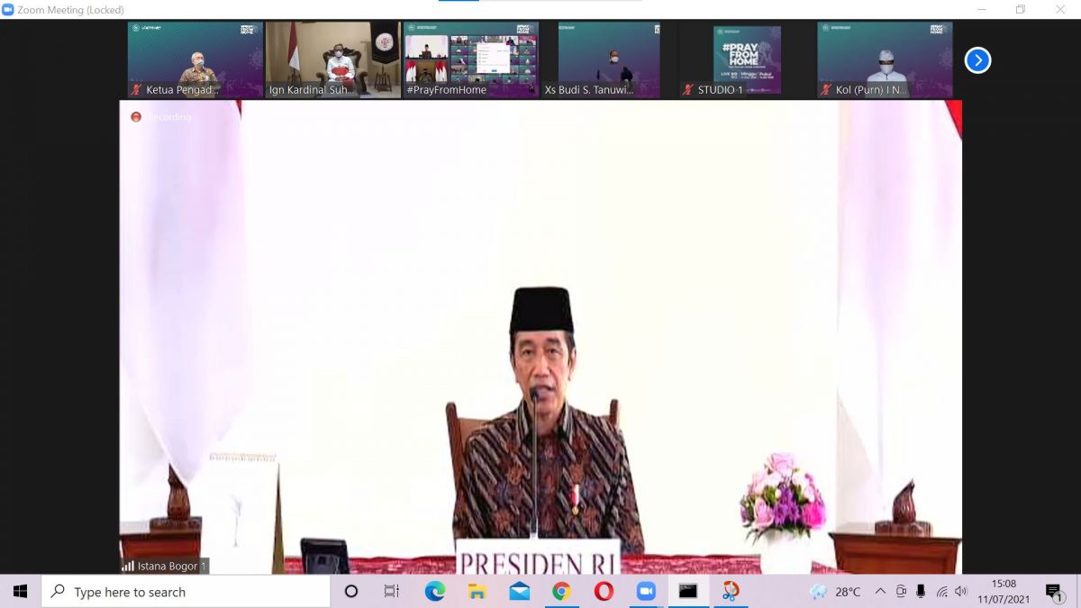 Ketua Pengadilan Tinggi Gorontalo mengikuti Kegiatan #PrayFromHome
