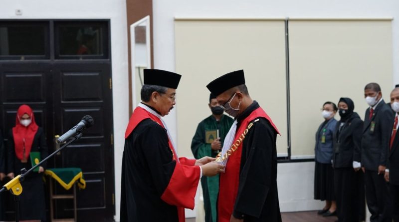 Sidang Luar Biasa Pengadilan Tinggi Gorontalo Dalam Acara Pengambilan Sumpah/Janji Jabatan dan Pelantikan Ketua Pengadilan Negeri Marisa