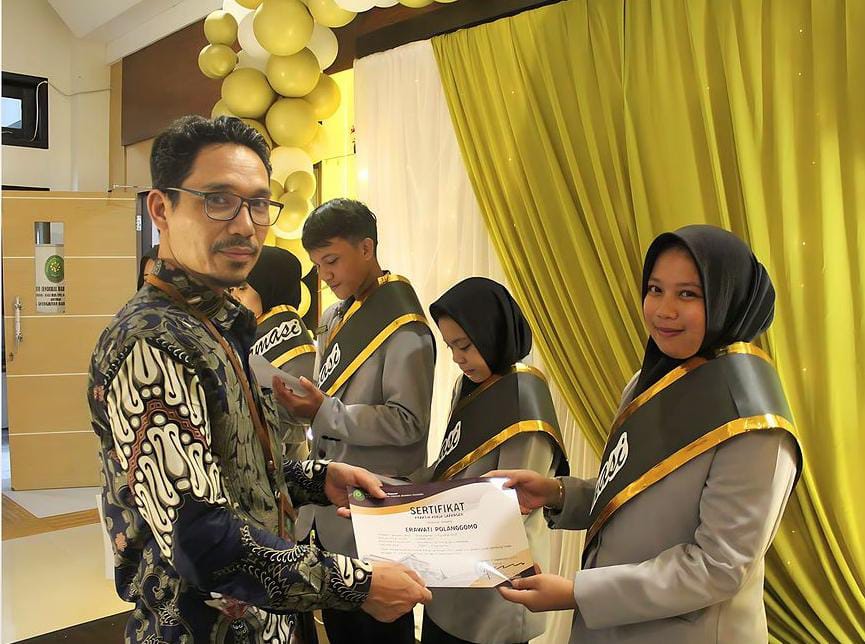 PENOBATAN DUTA INFORMASI PENGADILAN NEGERI TILAMUTA KEPADA SISWA PKL SMKN 1 PAGUYAMAN