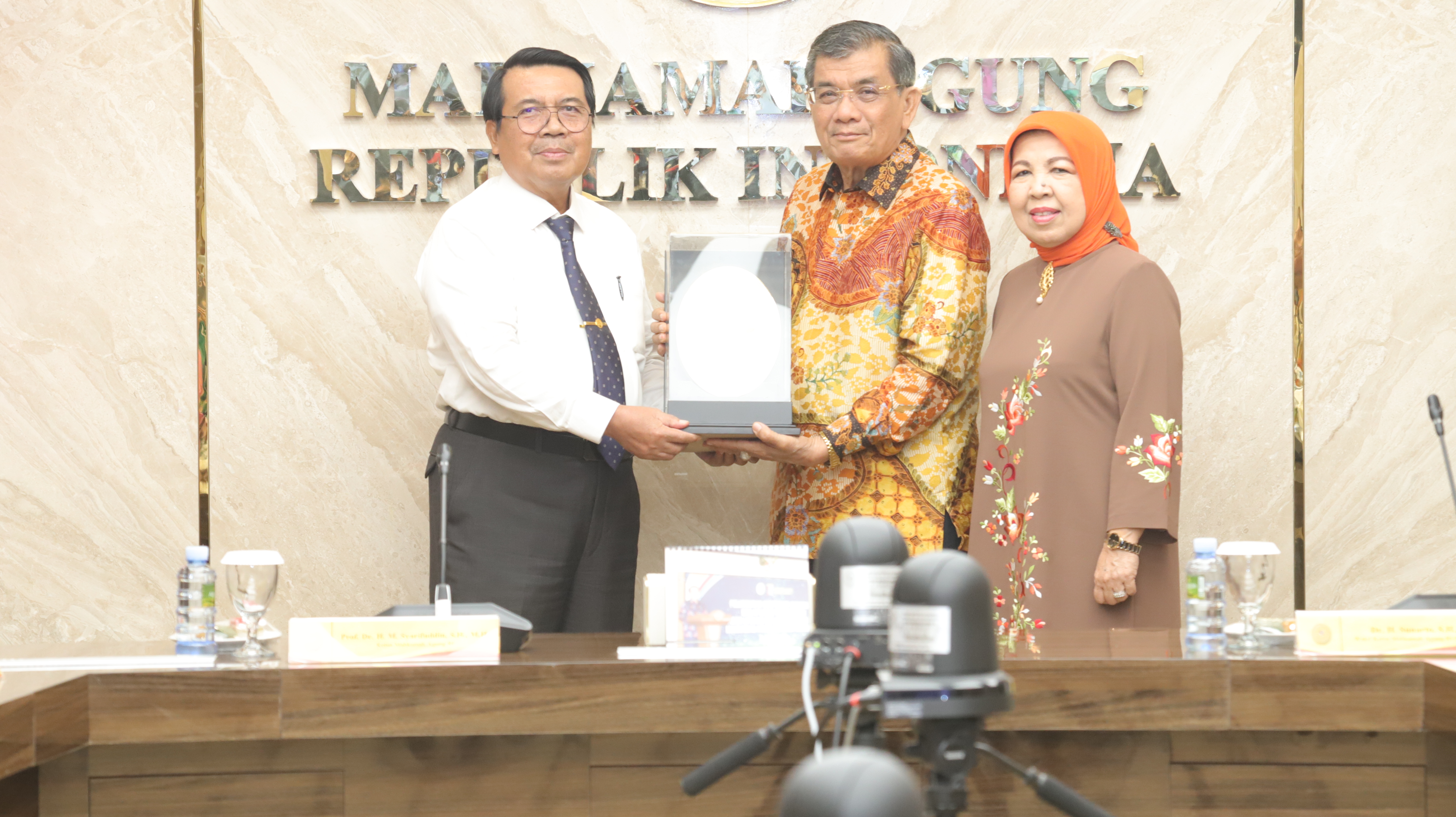 KETUA MA: PENSIUN, MASIH SEHAT, ITU LUAR BIASA