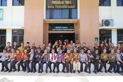 KETUA MAHKAMAH AGUNG LAKUKAN KUNJUNGAN KERJA KE NUSA TENGGARA BARAT