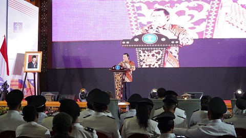 PELANTIKAN PENGURUS ASOSIASI JURU DAMAI / NON LITIGATION PEACEMAKER ASSOCIATION, KETUA KAMAR PEMBINAAN MA BERHARAP TIDAK SEMUA KONFLIK DI MASYARAKAT BERUJUNG KE RANAH HUKUM