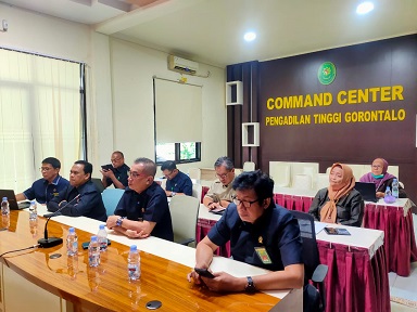 Ketua Pengadilan Tinggi Gorontalo beserta jajaran Hakim Tinggi mengikuti Diskusi RUU Jabatan Hakim