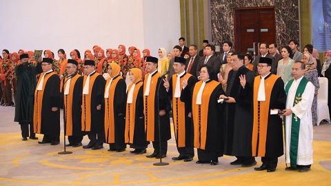 KETUA MA MELANTIK 9 HAKIM AGUNG DAN 1 HAKIM AD HOC HAM