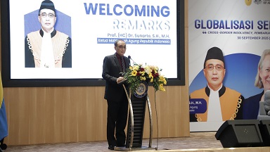 KETUA MA JADI PEMBICARA KUNCI SEMINAR INTERNASIONAL GLOBALISASI SENGKETA HUKUM KOMERSIAL DI UNAIR