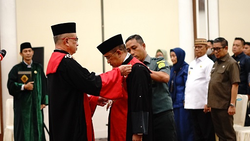 SIDANG TERBUKA PENGADILAN TINGGI GORONTALO DALAM ACARA PENGAMBILAN SUMPAH JABATAN DAN PELANTIKAN BAPAK YUSUF SYAMSUDDIN, S.H., M.H., SEBAGAI KETUA PENGADILAN NEGERI GORONTALO KELAS I.A