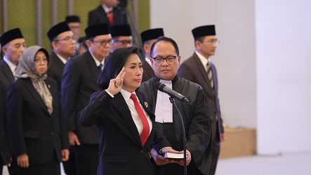 SUDHARMAWATININGSIH DILANTIK SEBAGAI PANITERA MA