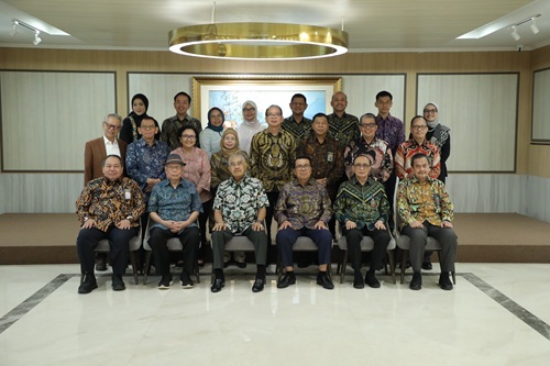 HALAL BIHALAL PIMPINAN MAHKAMAH AGUNG RI BERSAMA PENASIHAT TIM PEMBARUAN DAN TOKOH PERADILAN