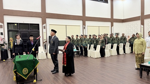 PELANTIKAN DAN PENGAMBILAN SUMPAH/JANJI JABATAN SEKRETARIS PENGADILAN TINGGI GORONTALO