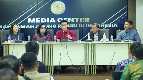 MAHKAMAH AGUNG TERIMA AUDIENSI SERIKAT BURUH JAWA TIMUR, BAHAS PERSOALAN UPAH PROSES HINGGA PERLINDUNGAN BURUH
